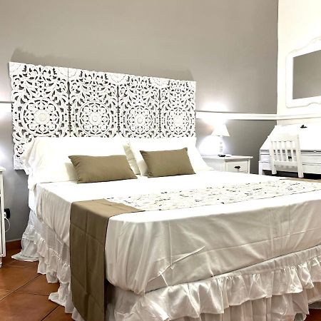 Miluar - Centro Storico - Lungo La Via Della Musica Bed & Breakfast Napoli Dış mekan fotoğraf