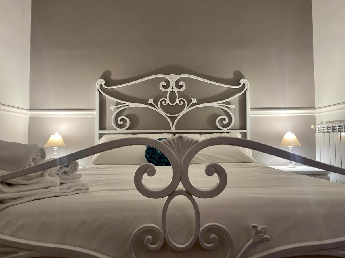 Miluar - Centro Storico - Lungo La Via Della Musica Bed & Breakfast Napoli Dış mekan fotoğraf
