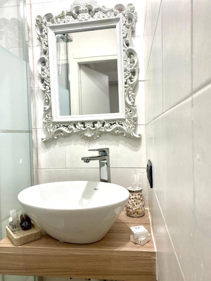 Miluar - Centro Storico - Lungo La Via Della Musica Bed & Breakfast Napoli Dış mekan fotoğraf