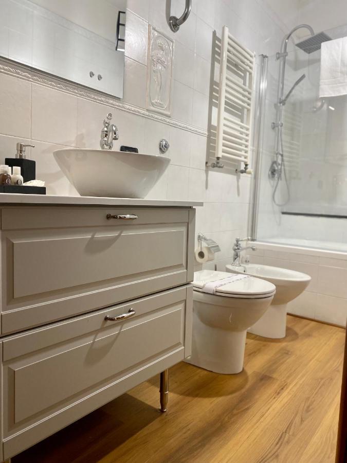 Miluar - Centro Storico - Lungo La Via Della Musica Bed & Breakfast Napoli Dış mekan fotoğraf