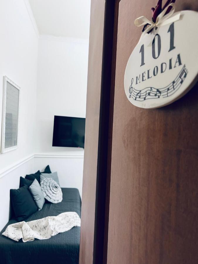 Miluar - Centro Storico - Lungo La Via Della Musica Bed & Breakfast Napoli Dış mekan fotoğraf
