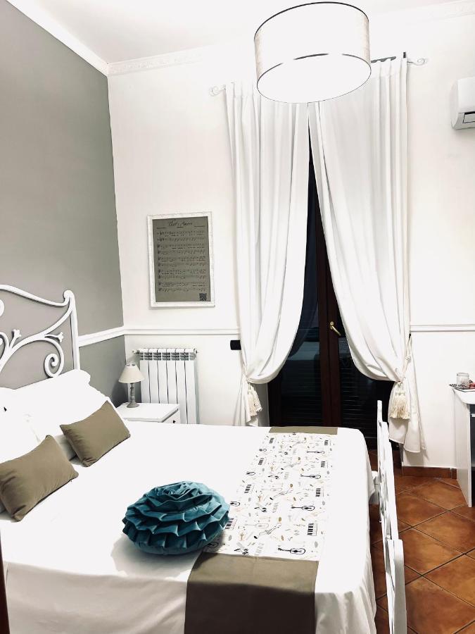 Miluar - Centro Storico - Lungo La Via Della Musica Bed & Breakfast Napoli Dış mekan fotoğraf