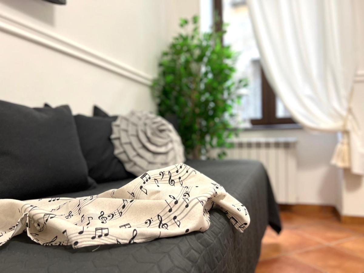 Miluar - Centro Storico - Lungo La Via Della Musica Bed & Breakfast Napoli Dış mekan fotoğraf