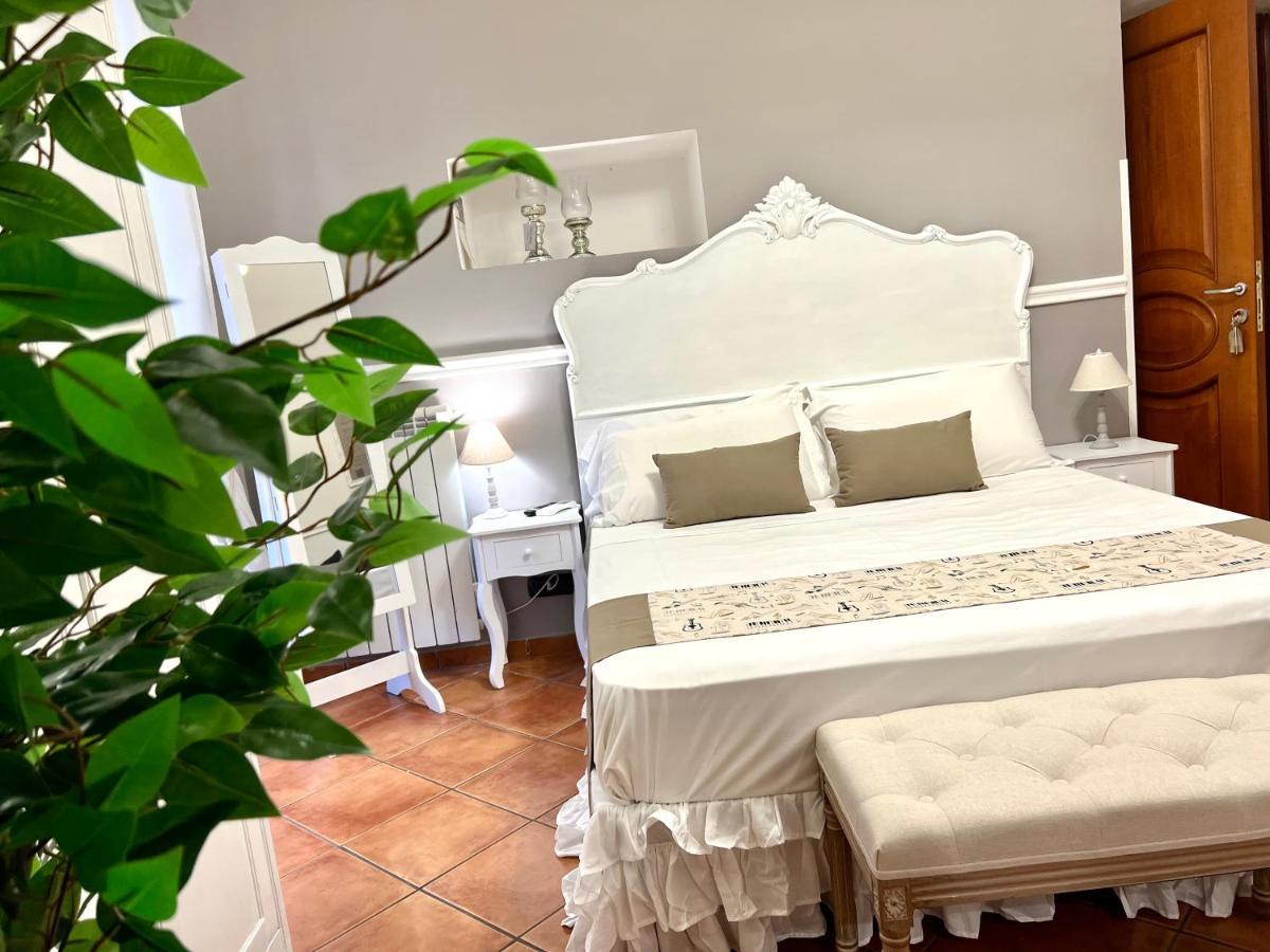 Miluar - Centro Storico - Lungo La Via Della Musica Bed & Breakfast Napoli Dış mekan fotoğraf