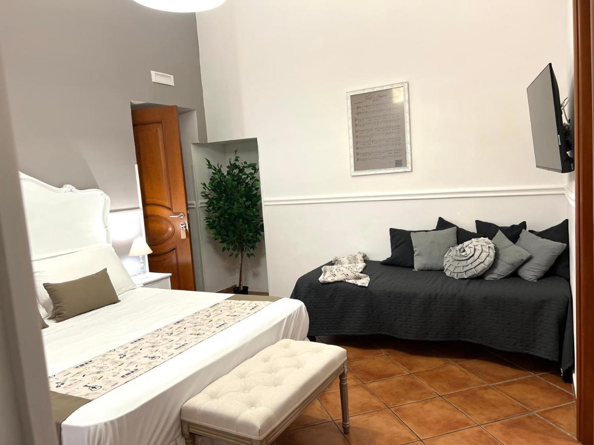 Miluar - Centro Storico - Lungo La Via Della Musica Bed & Breakfast Napoli Dış mekan fotoğraf