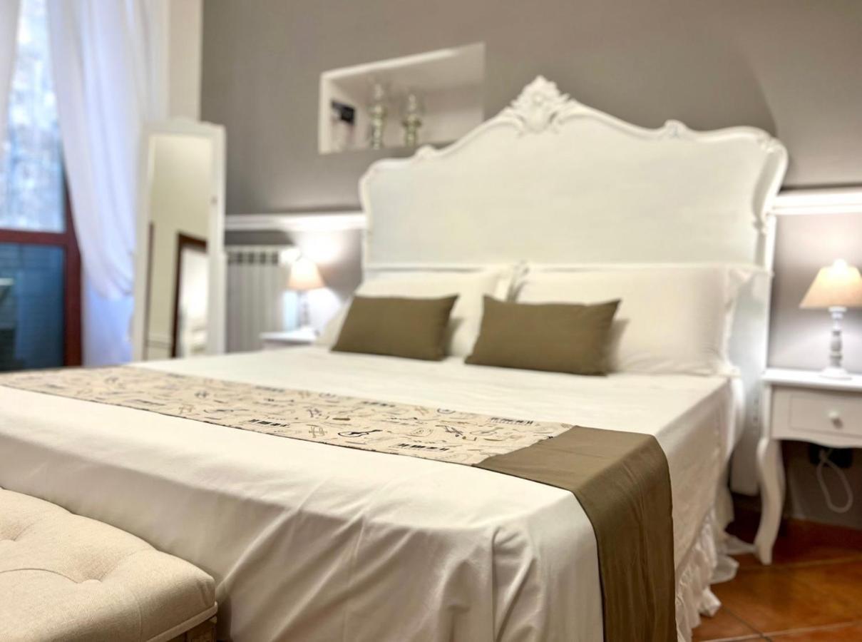 Miluar - Centro Storico - Lungo La Via Della Musica Bed & Breakfast Napoli Dış mekan fotoğraf